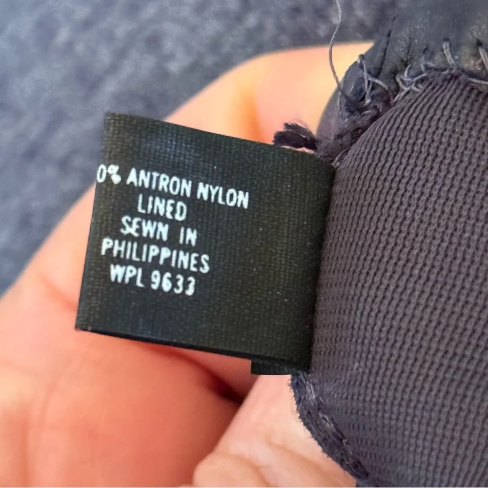 Nordstrom vintage women’s soft Antron nylon‎ gloves Navy. 11” long. Size 7